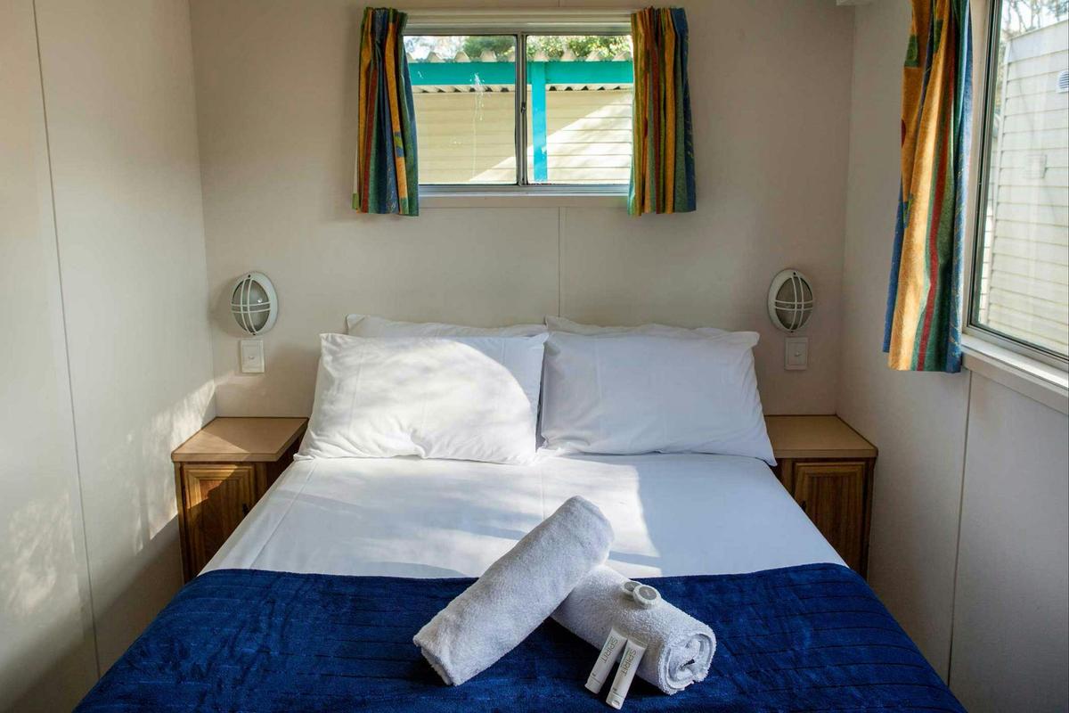 Discovery Parks - Byron Bay - Standard 1 Bedroom Cabin - Sleeps 5