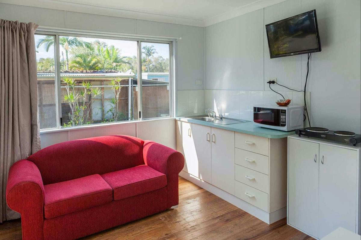 Discovery Parks - Byron Bay - Budget Cabin - Sleeps 2