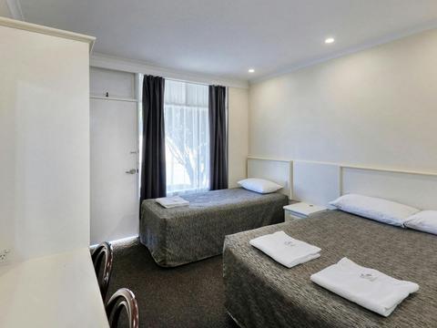 Coachman Hotel Motel
