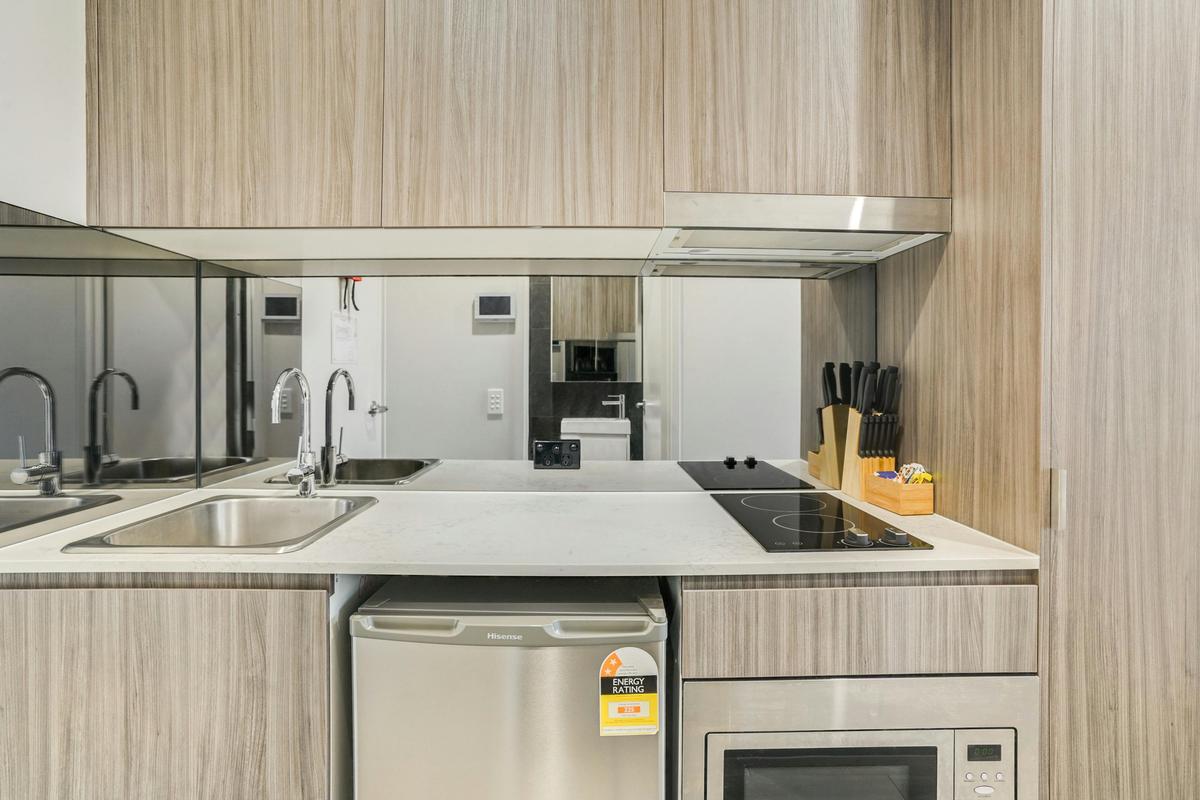Kitchenette 2