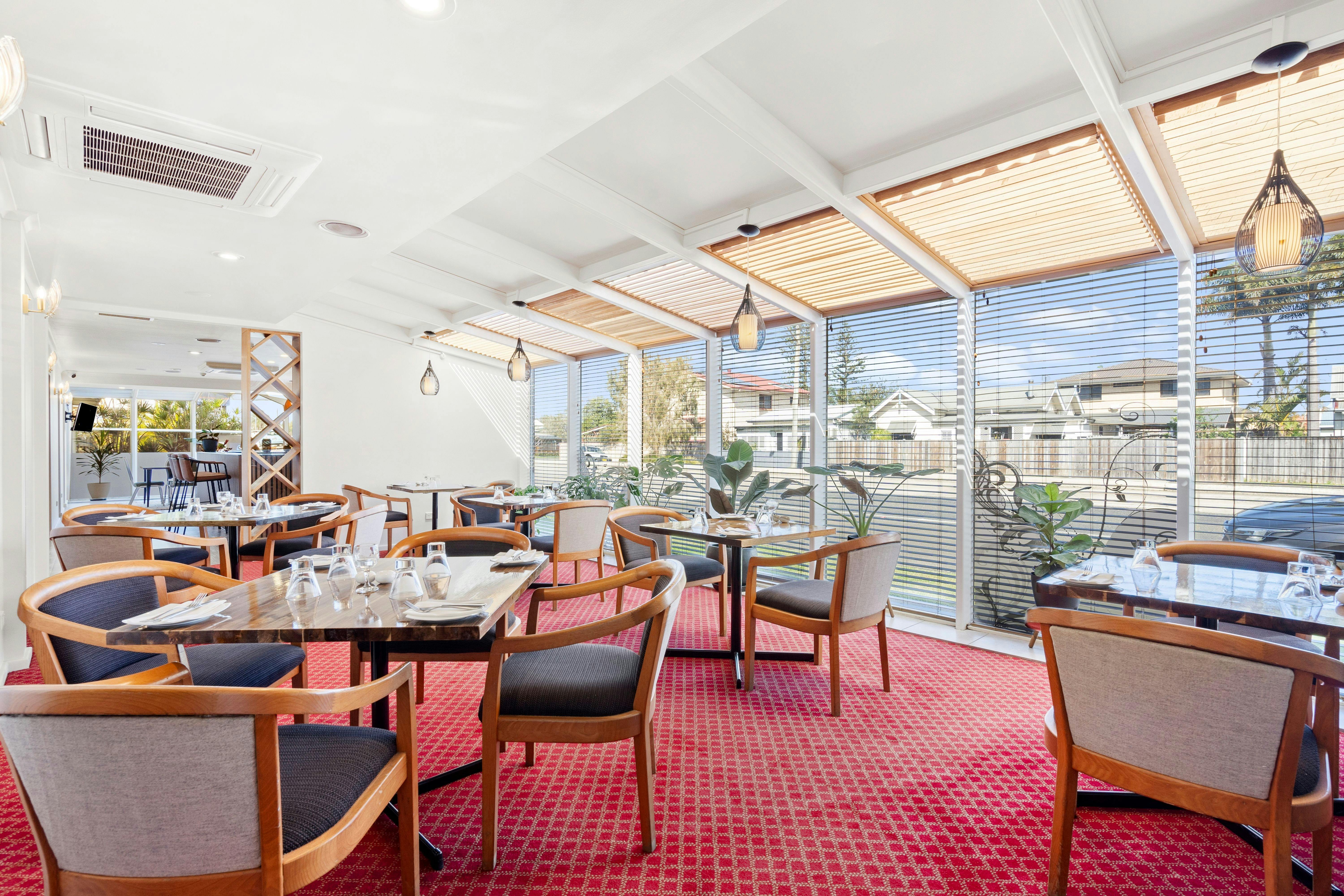 Seasons Restaurant & Bar