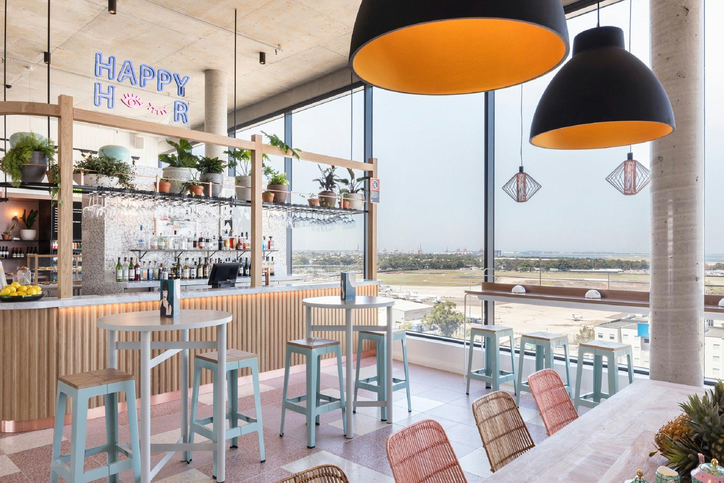 Felix Hotel Dining and Bar