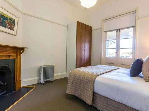 Cockatoo Island Garden Riverview Apartment