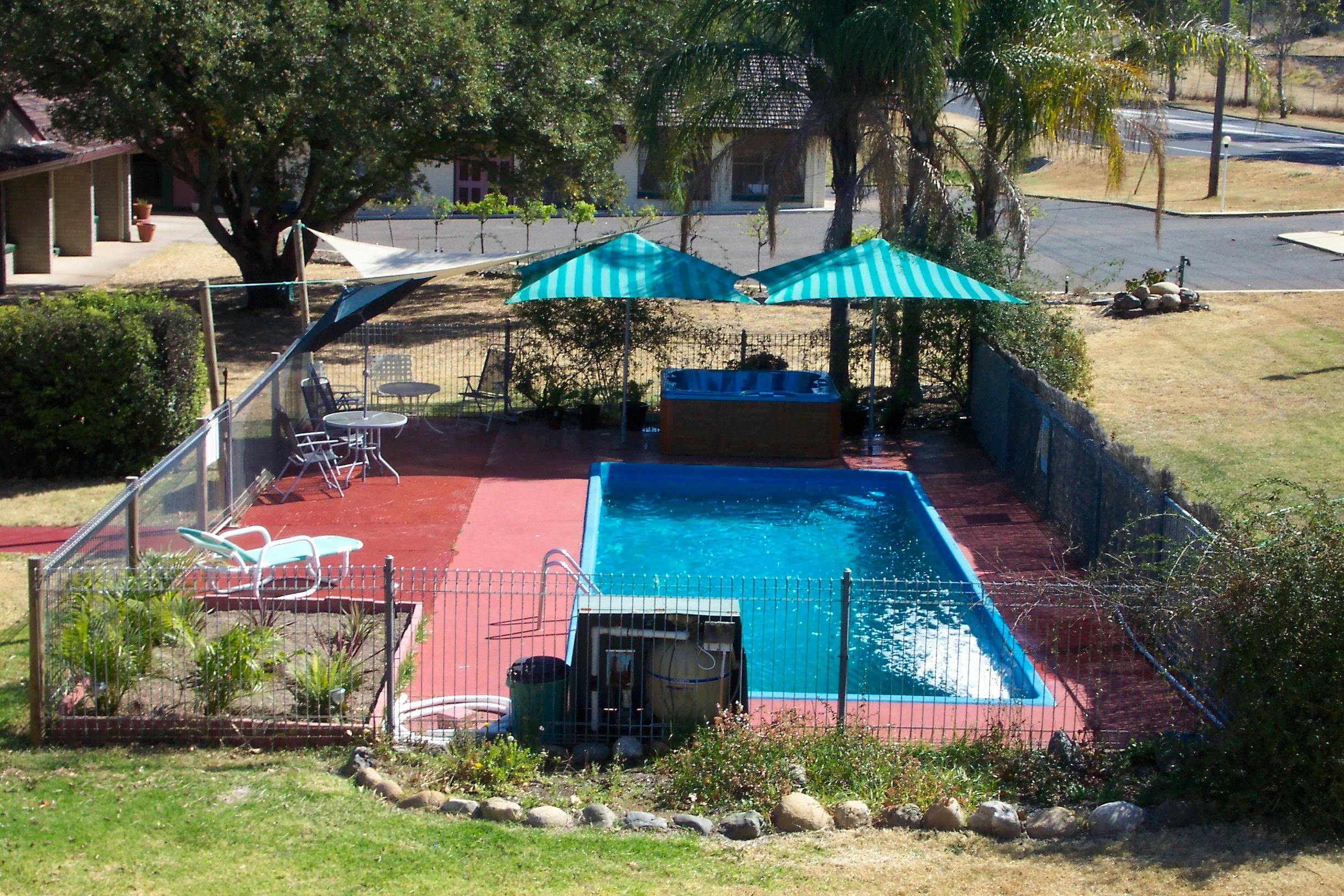 Colonial Inn Motel Pool