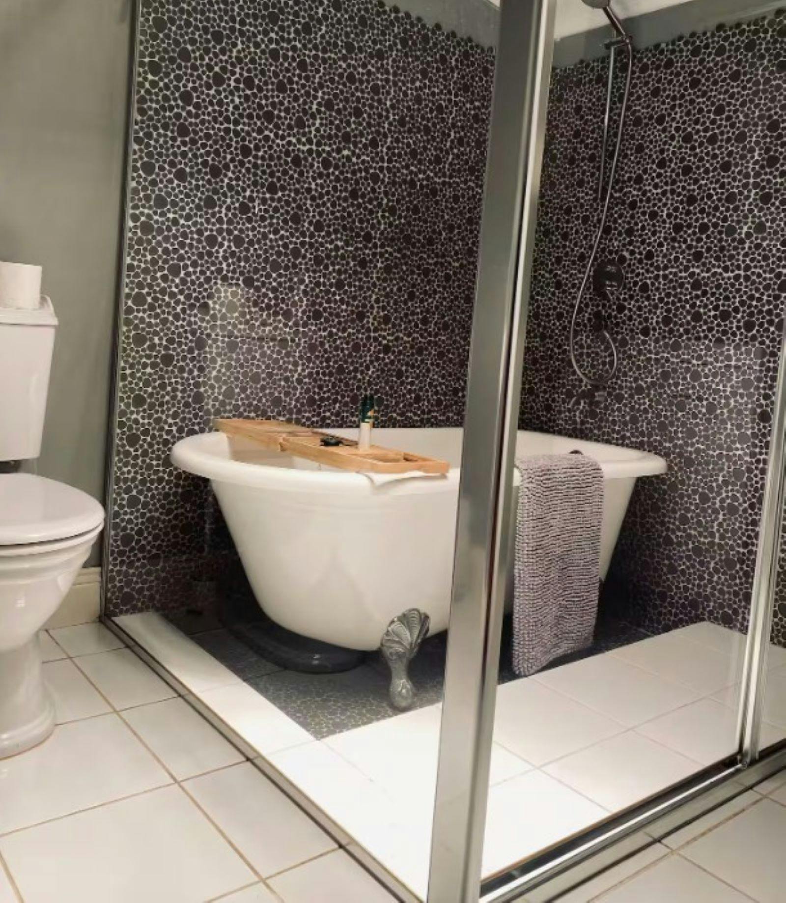 Crookwell Cottage bathroom