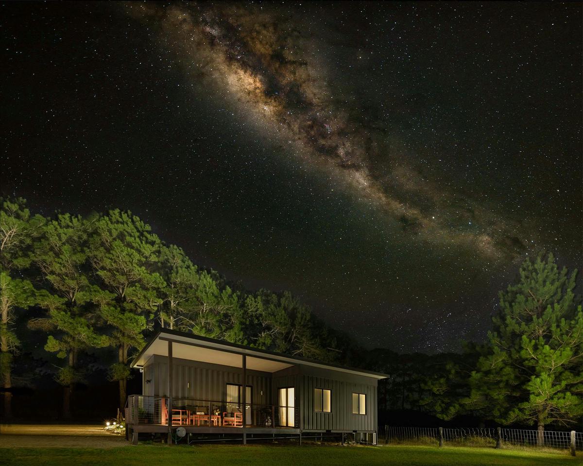 Nightcap Cottage by night
