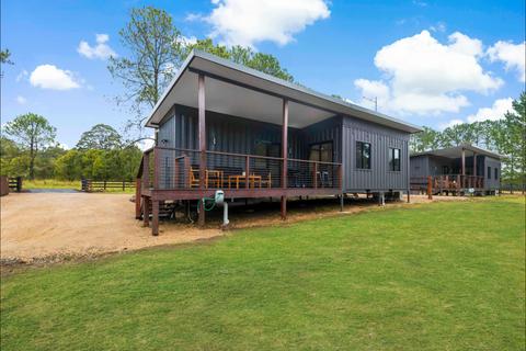 External shot of Wollumbin Cottage