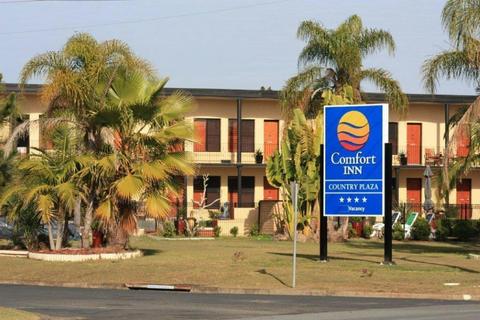 Comfort Inn Country Plaza