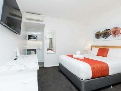Colonial Lodge Motor Inn