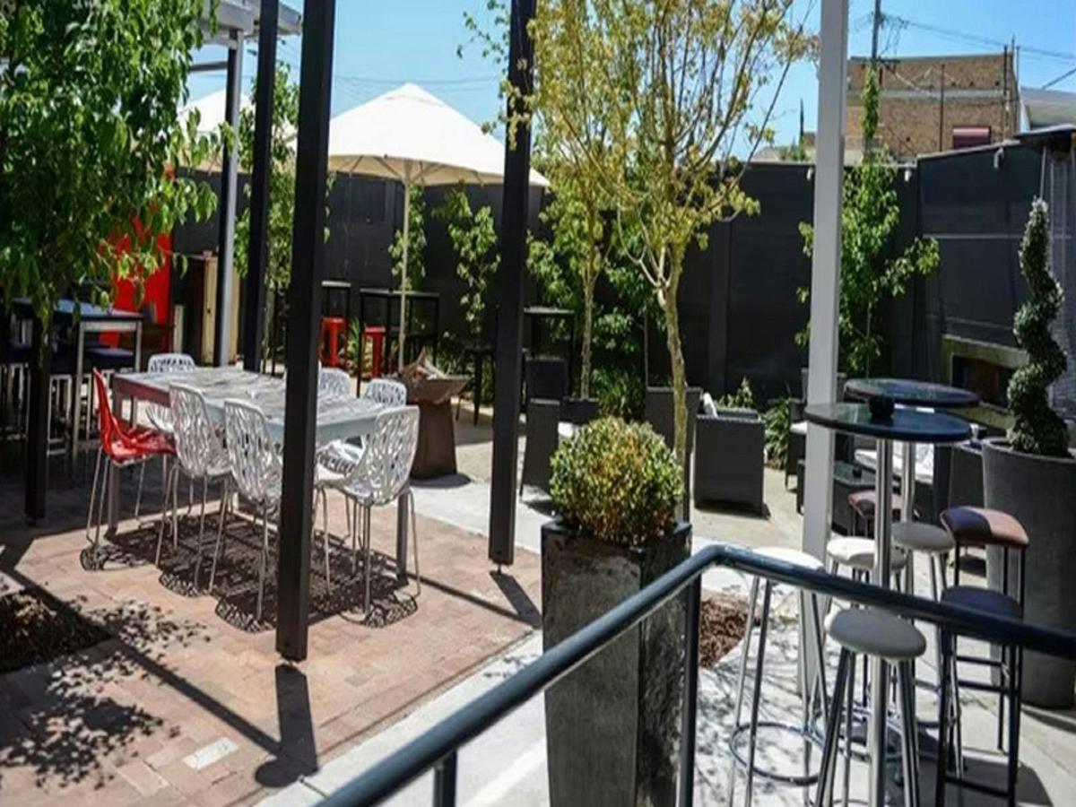 Crossroads Hotel