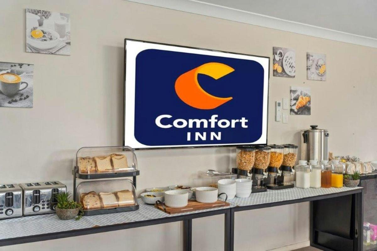 Comfort Inn Serenity Bathurst - Breakfast bar.