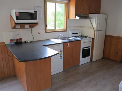 Superior 3 Bedroom Cabin - Sleeps 7