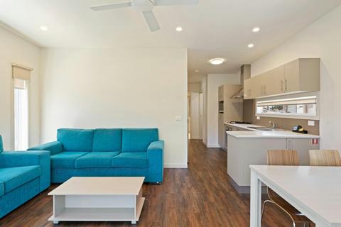 Deluxe 2 Bedroom Cabin - Sleeps 5