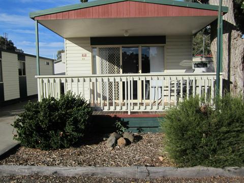 Standard 2 Bedroom Cabin - Sleeps 5