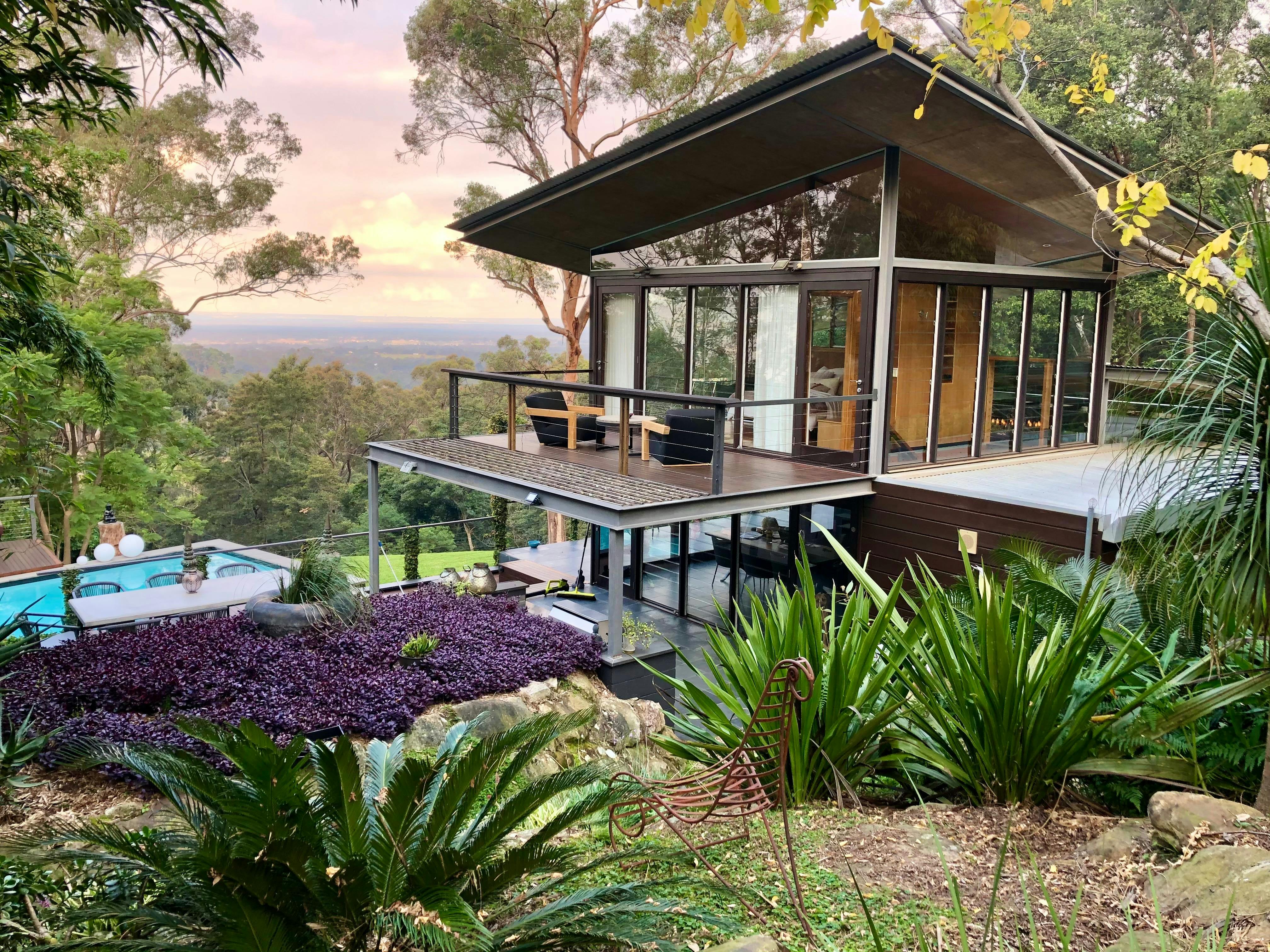luxurious poolside retreat at the base of the Blue Mountains, just 70km from Sydney.