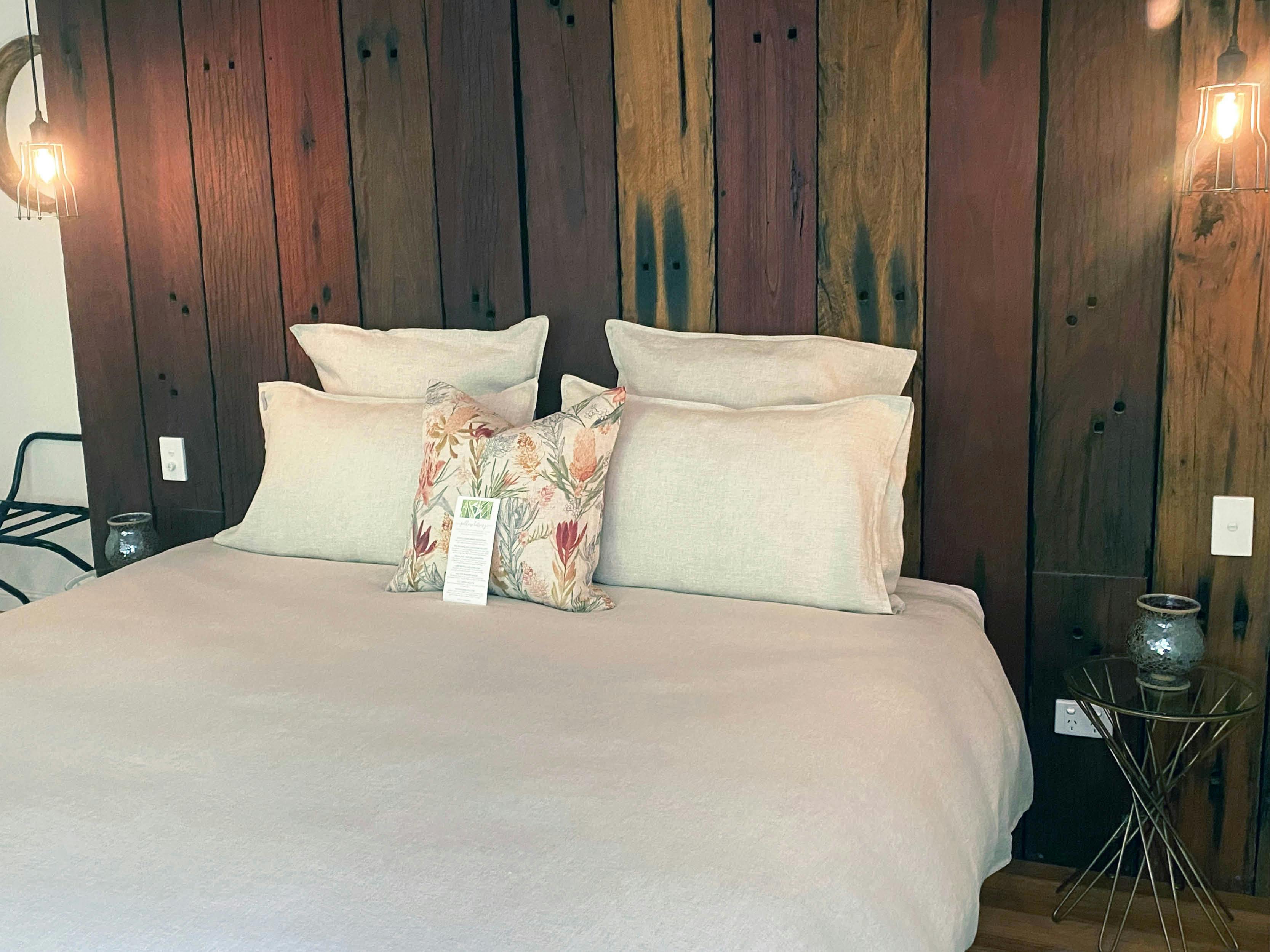 Manning Suite King Size Bed & Luxury Linen