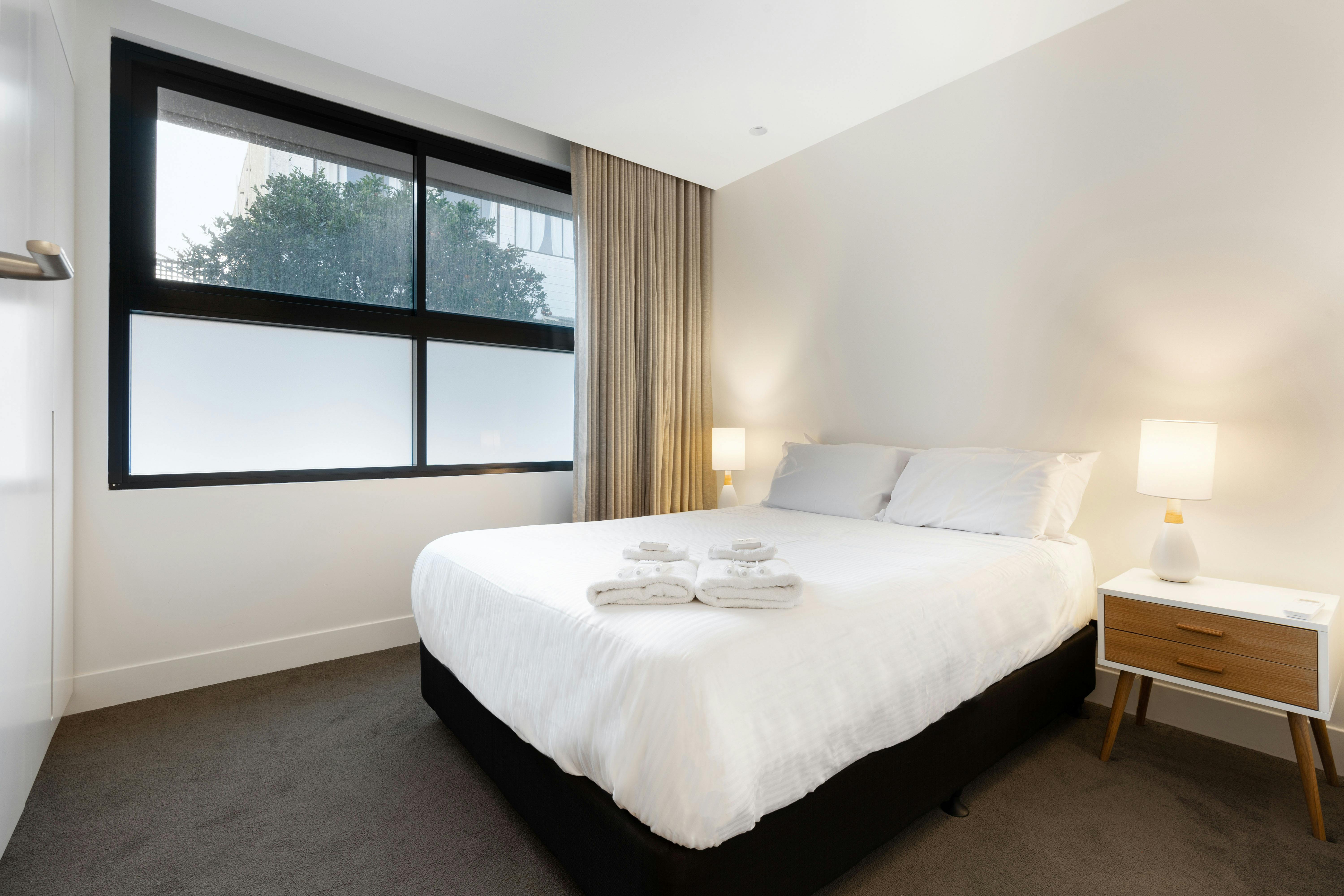 Modern and stylish apartment with comfortable furnishings and great city views.