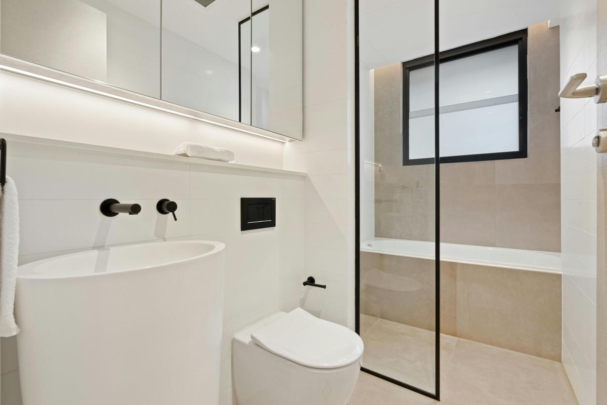 Modern and stylish apartment with comfortable furnishings and great city views.