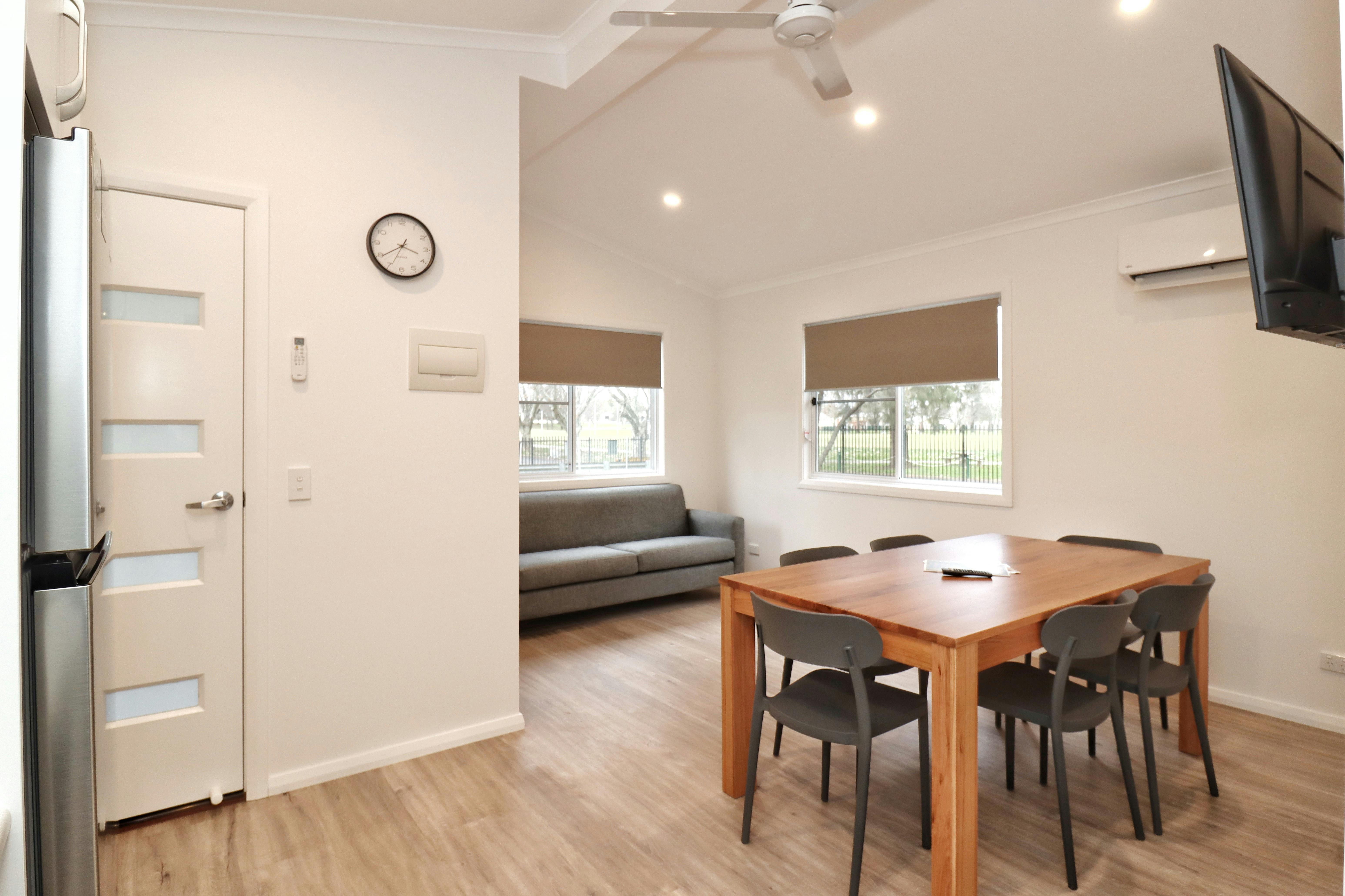 Cowra Van Park edit1