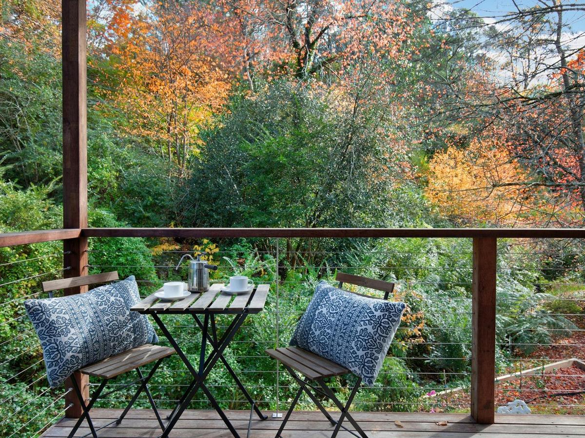 Sunny Corner - deck