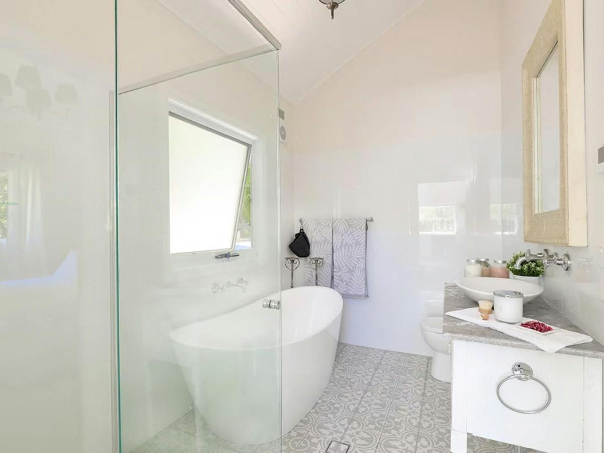 Creek Cottages Bathroom