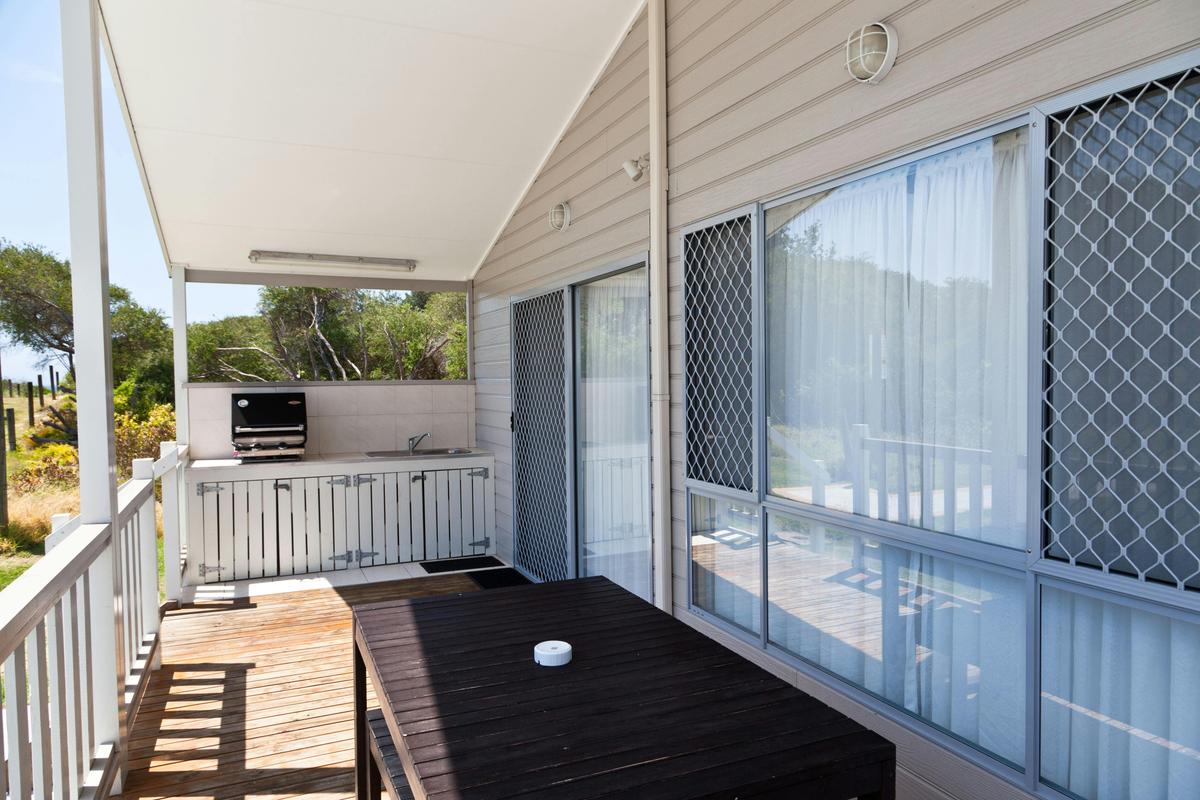 3 bedroom deluxe 6 berth cabin internal