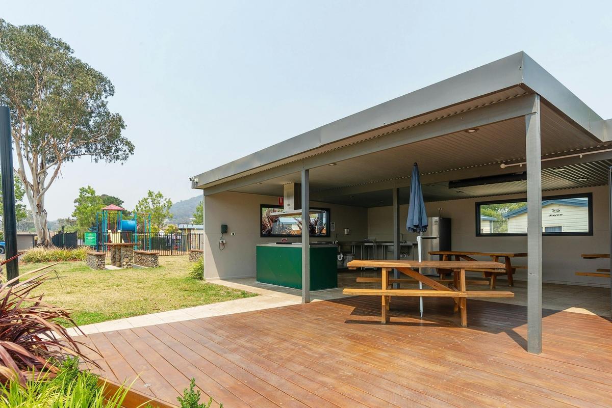 BBQ/Picnic Area & Playground