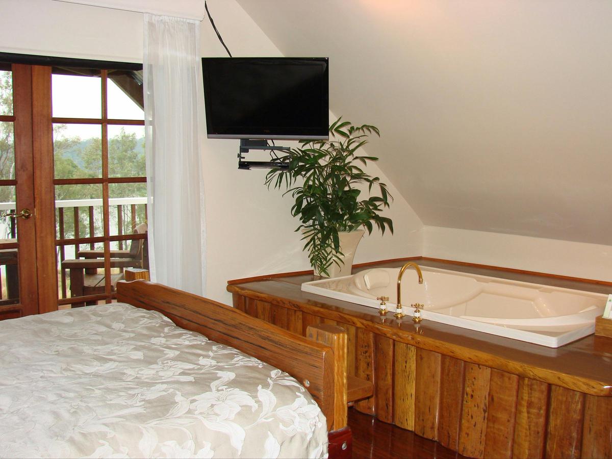 Feature Bathtub