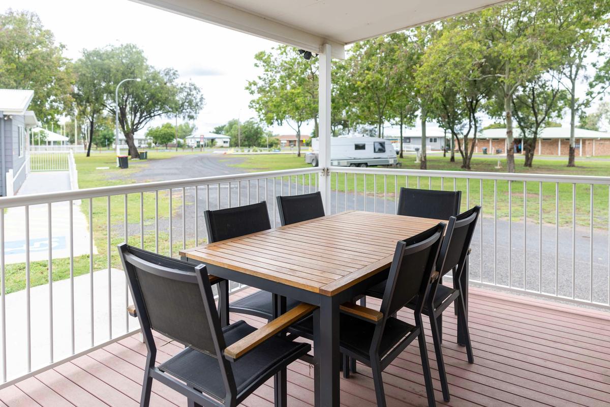 Coonamble Holiday Park Villa