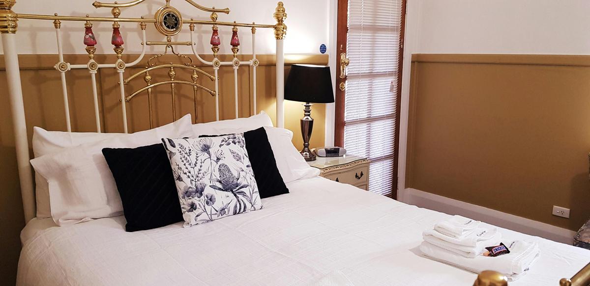 Room 3 - Queen Room