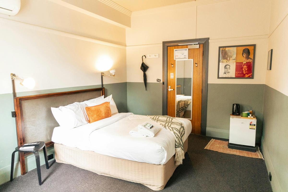 Darlo Bar - Darlinghurst, NSW - Double Room, Shared BathroomBar Area