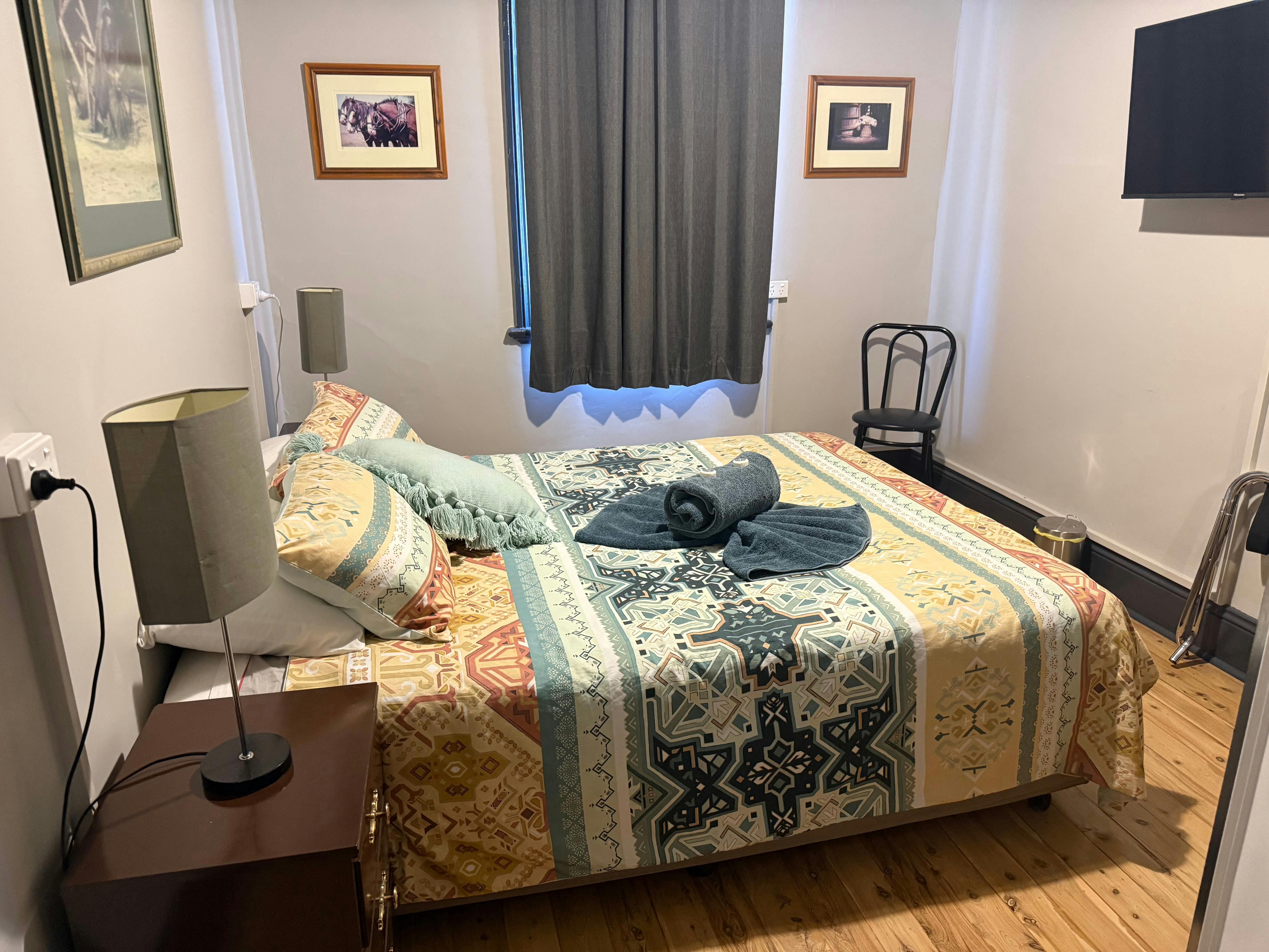 Hotel Accomodation Queen Room