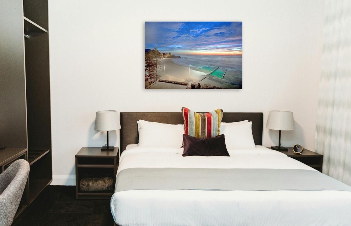 Coniston Hotel Wollongong - King Balcony Room