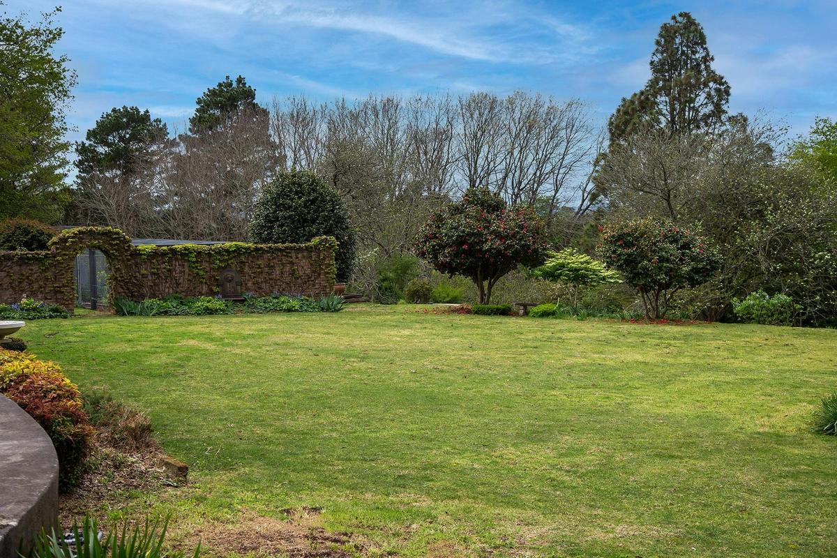 English-style garden setting
