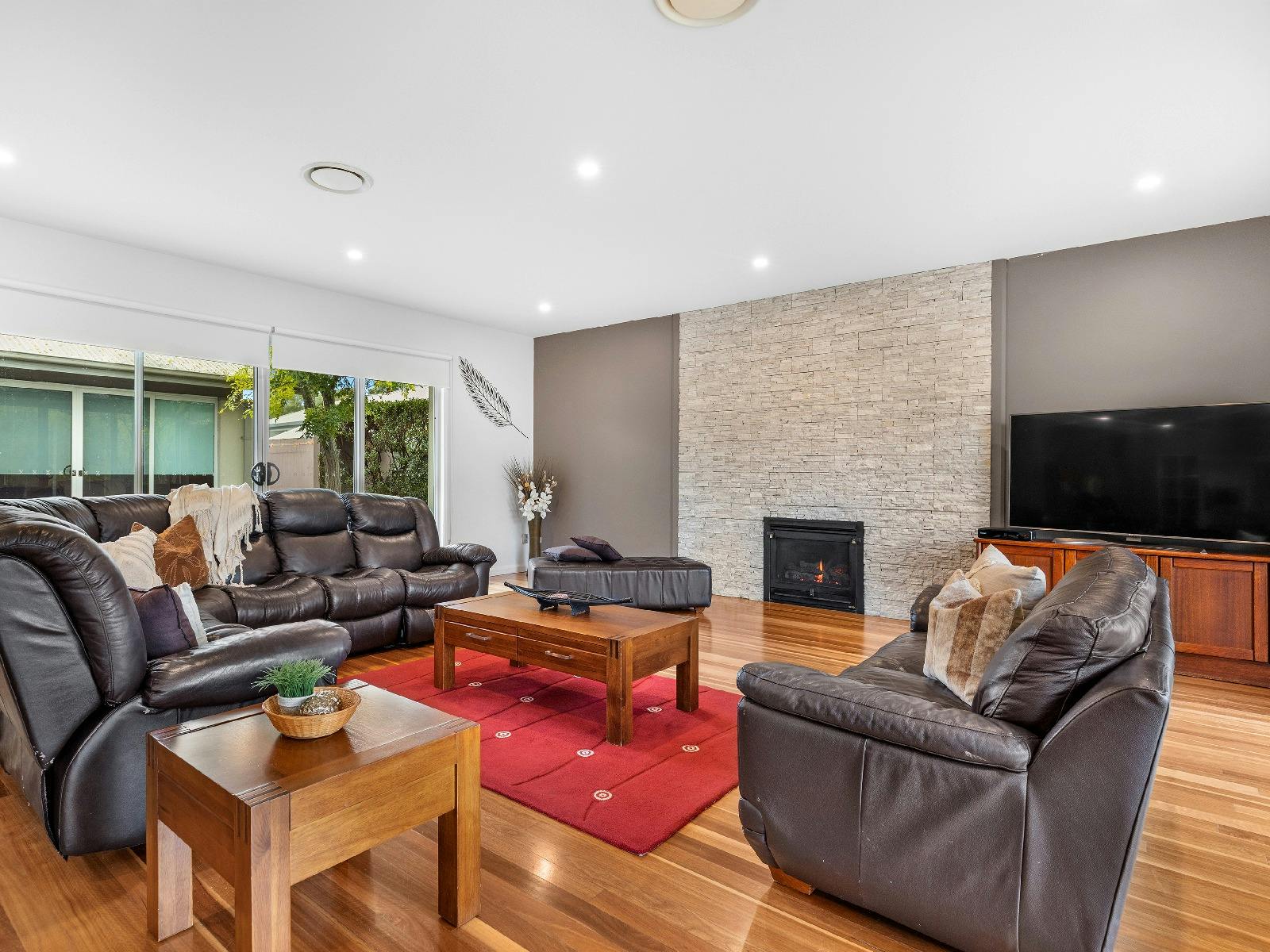 Dashaz Dream lounge room with fireplace