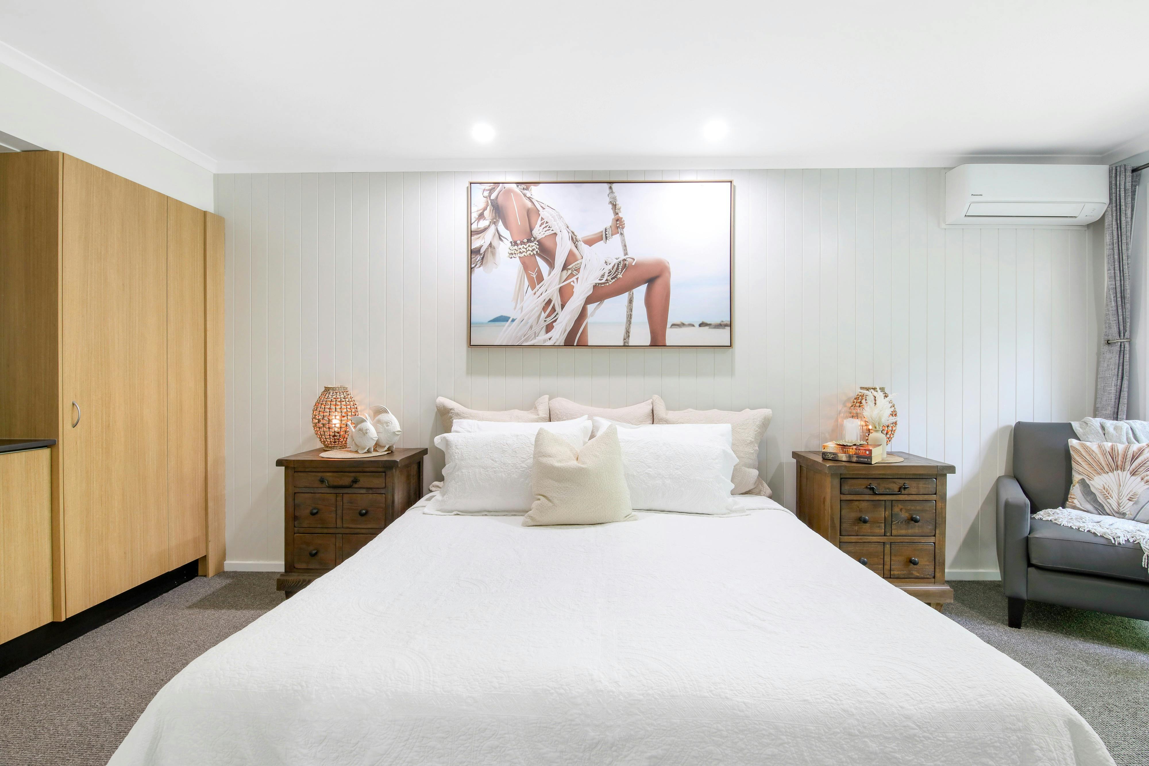 King Size Bed- Luxury Linen