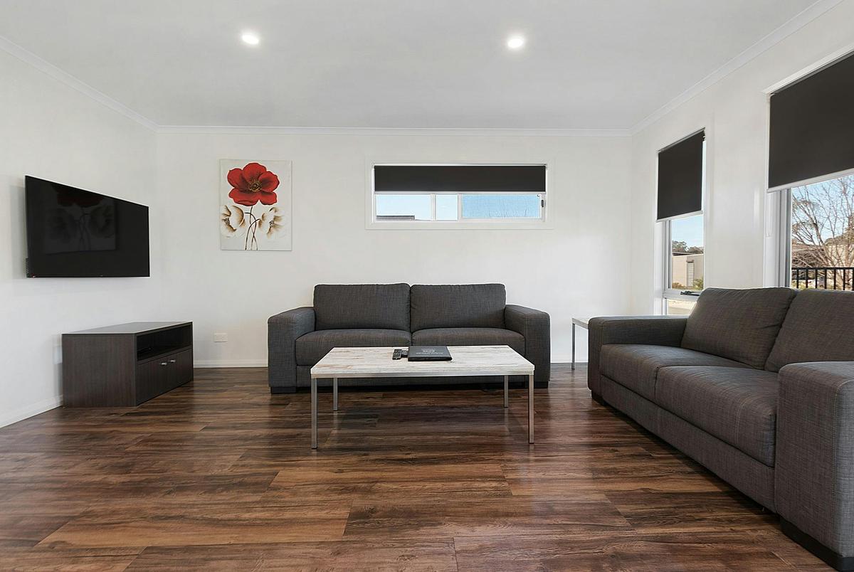 Deluxe 2 Bedroom Cabin - Sleeps 4