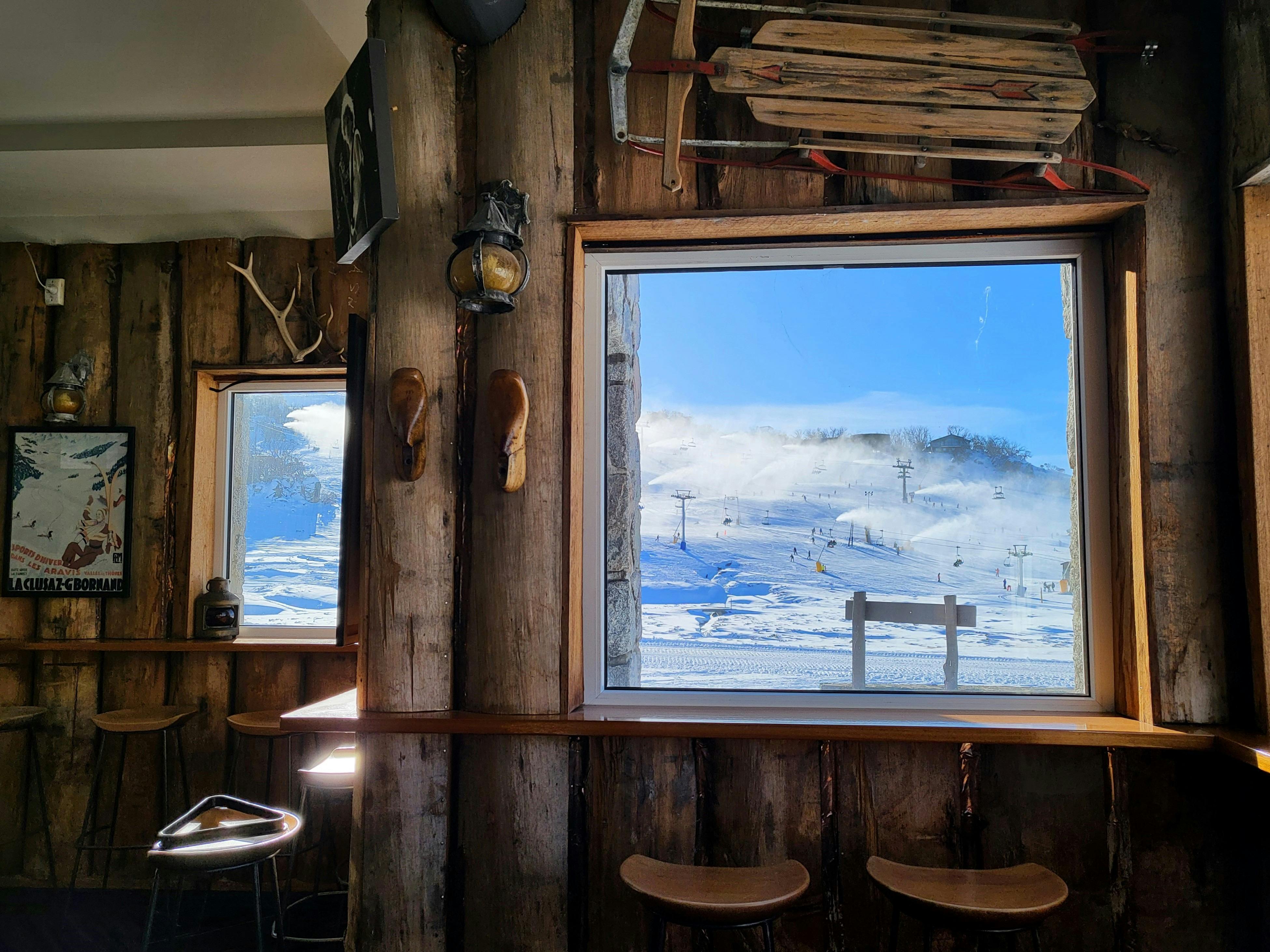Corroboree LodgeBar - Perisher Valley