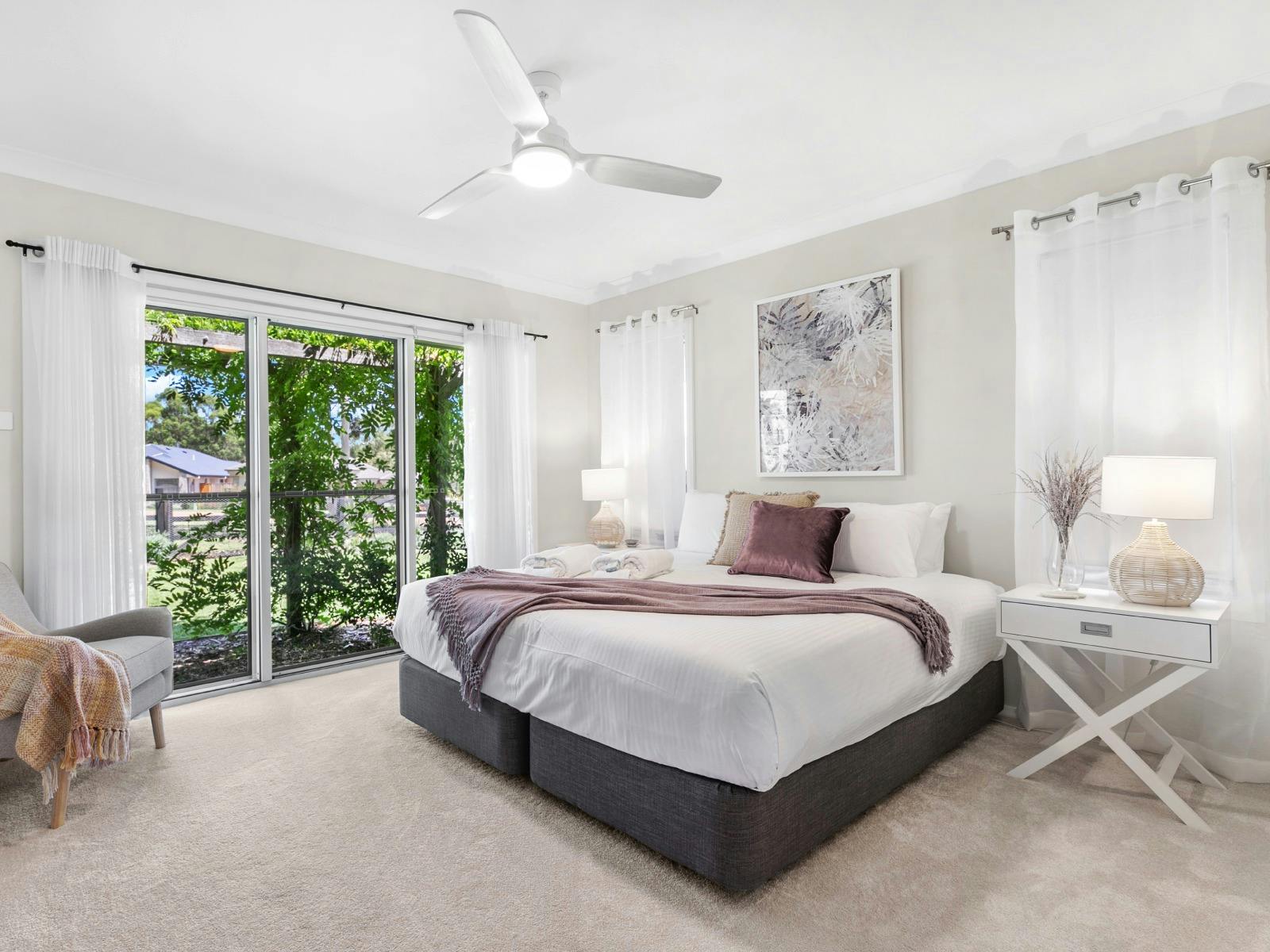 D'Vine Cottage master bedroom