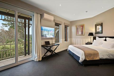 Cliff View Room