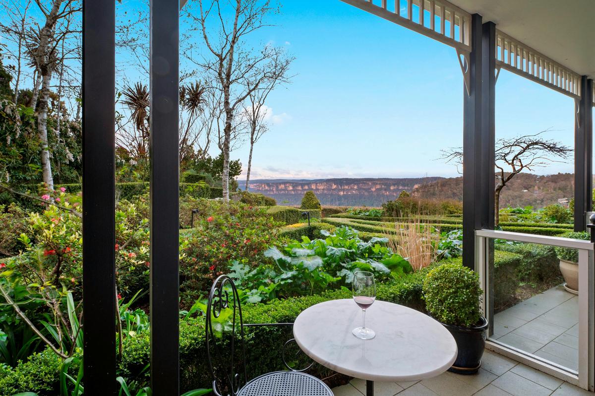 Grand Deluxe View Room