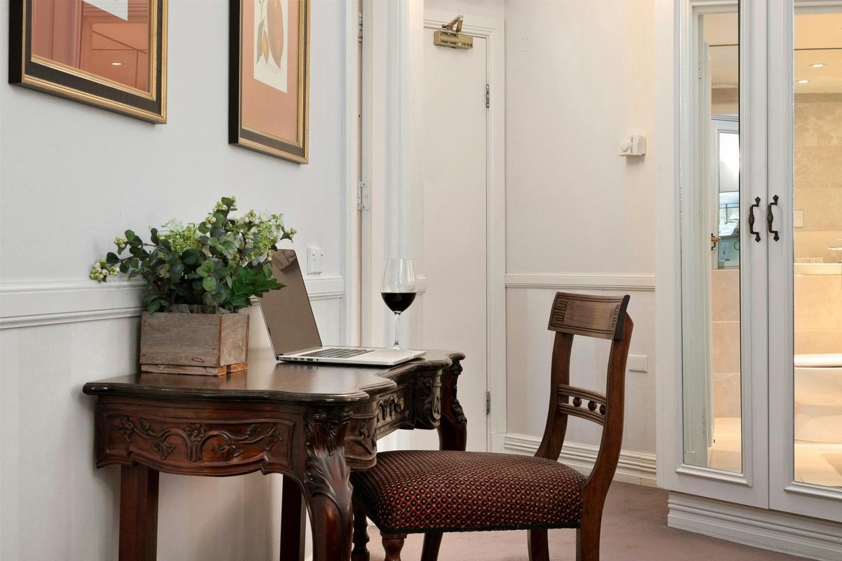 Grand Deluxe View Room