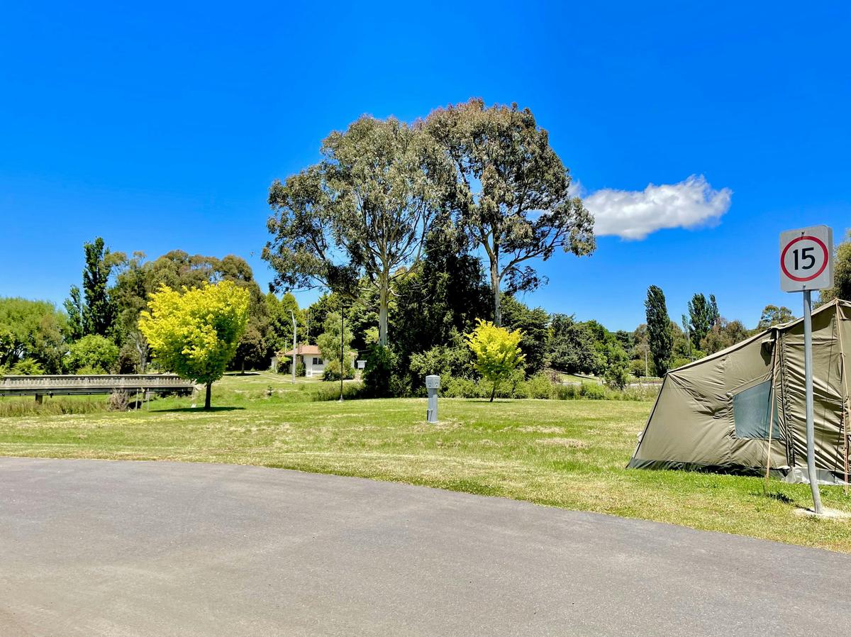 Gunning Caravan Park  - Camping