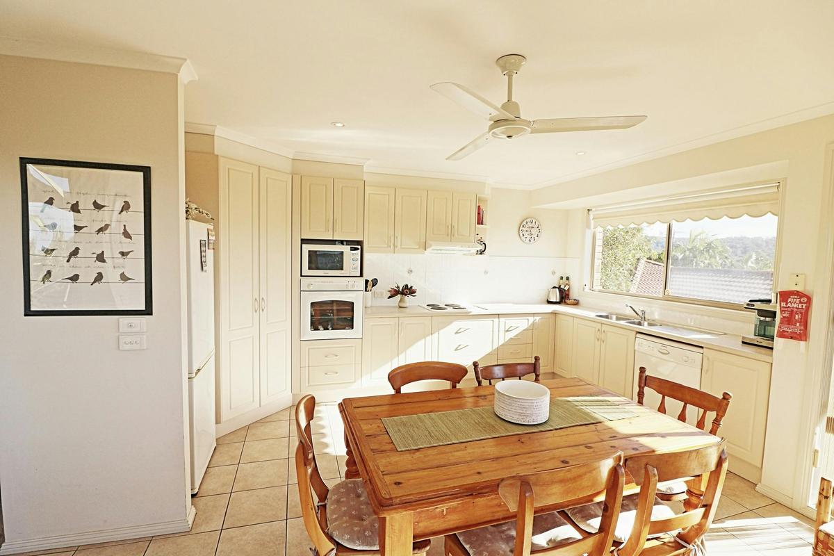Kitchen Dining Area