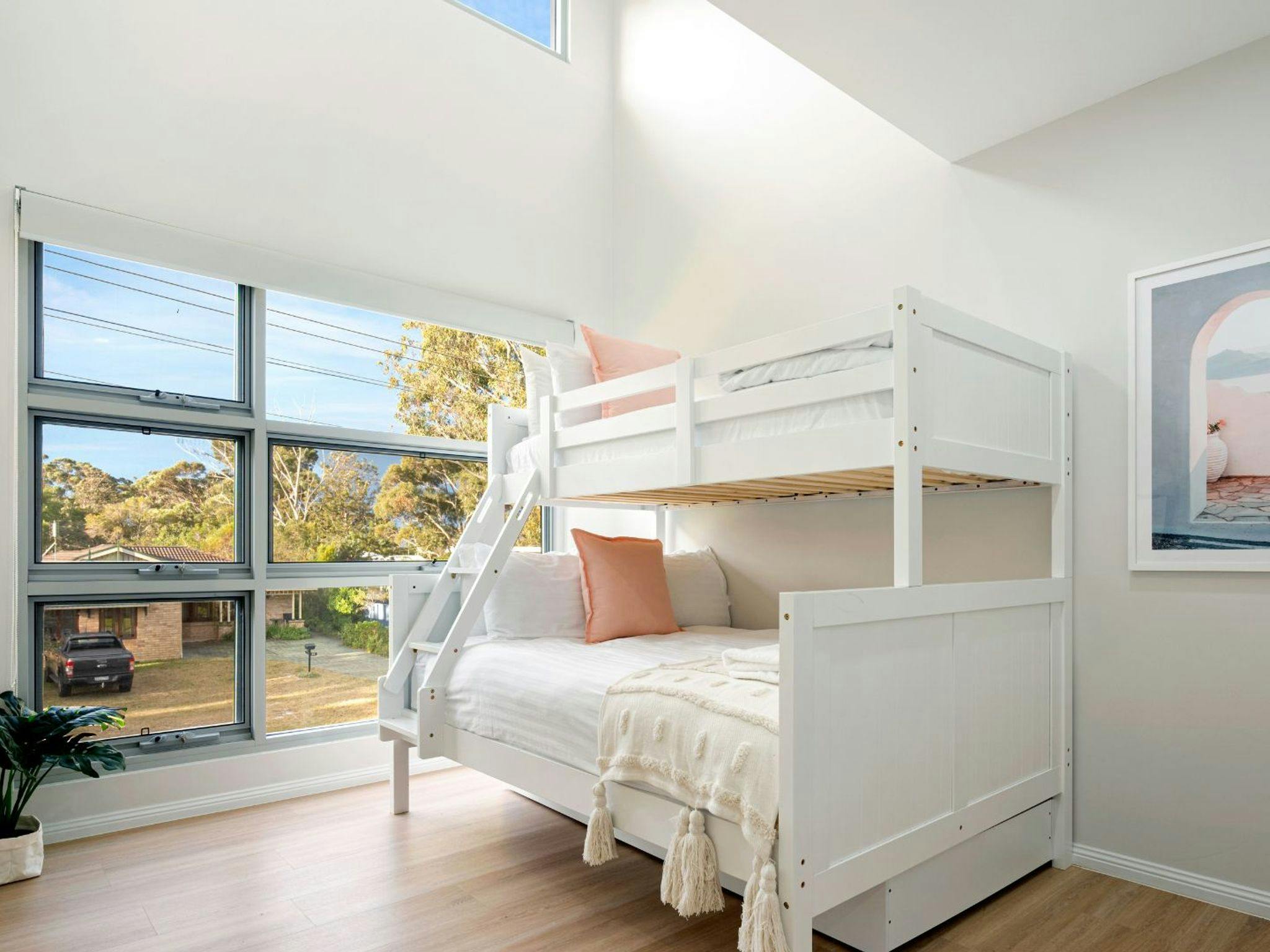 Elliniko | Bedroom 4: Tri-Bunk