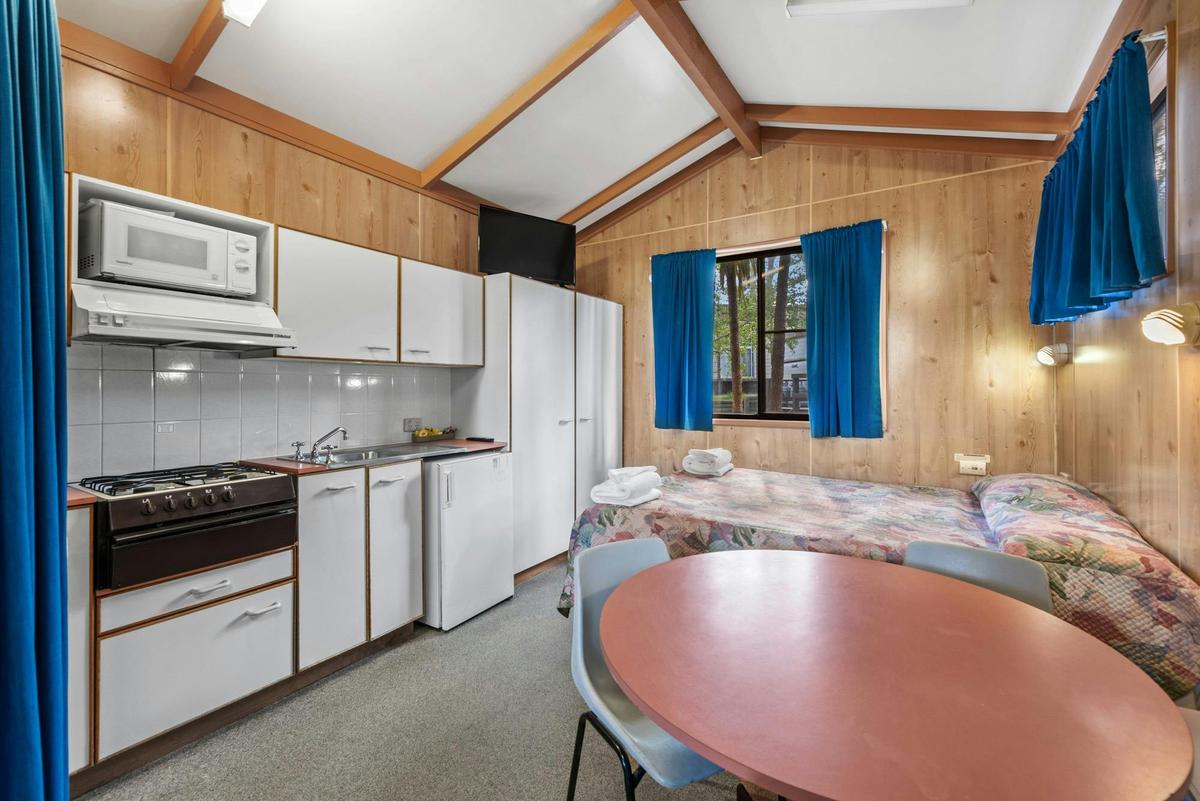 Kitchen / Main Bedroom