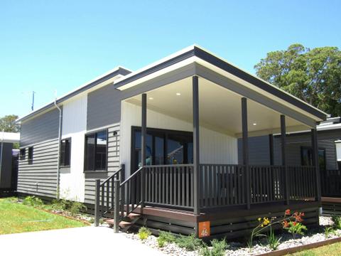 Deluxe 2 Bedroom Cabin - Sleeps 6