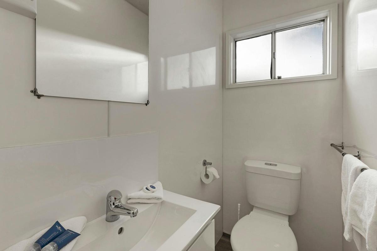 Four Persons Economy Cabin