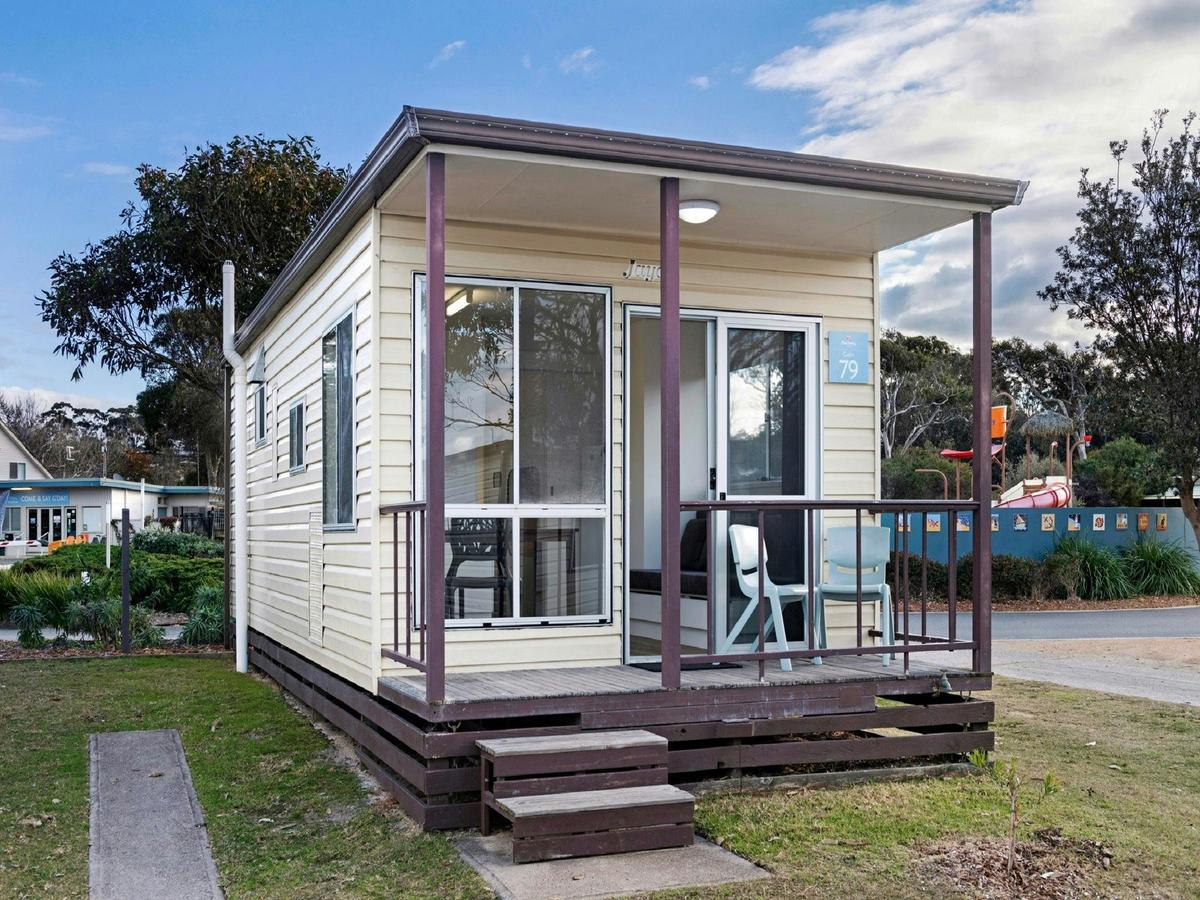 Five Person Economy Cabin