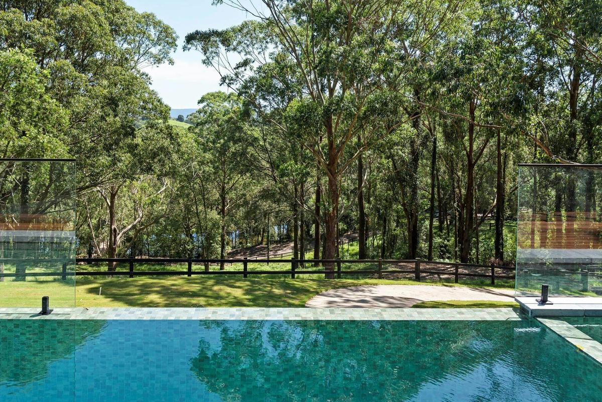 Heated mineral water infinity pool and spa with panoramic views
